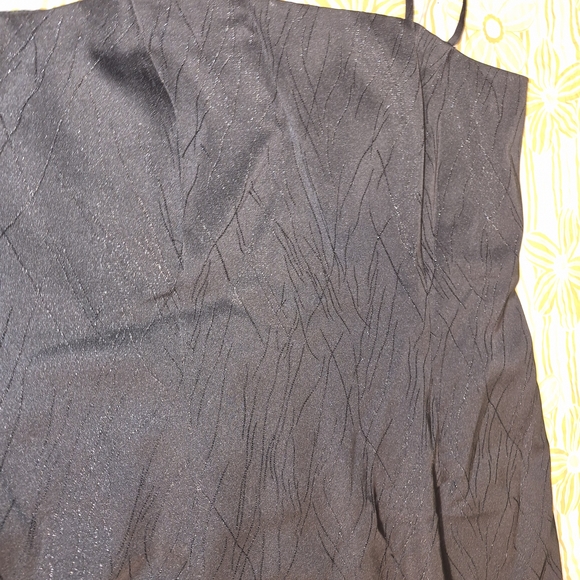 Elegant Black Spaghetti Strap Mini/Midi Dress - Picture 4 of 7